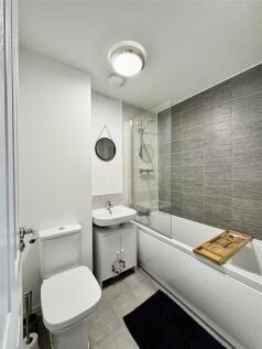 Family Bathroom 1.3.JPG