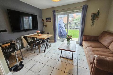 Family Room.jpg