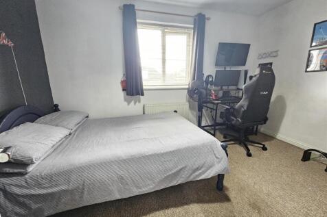 Bed 2 - 2.jpg