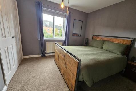 Bed1.jpg