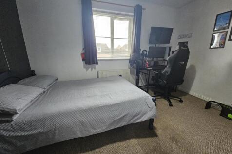 Bed2.jpg