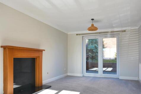 Living Room 2.jpeg