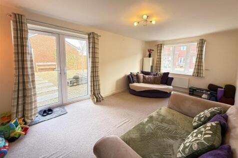 Living Room 03.JPG
