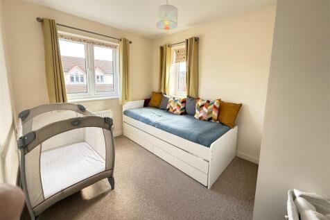 Bedroom 2.JPG