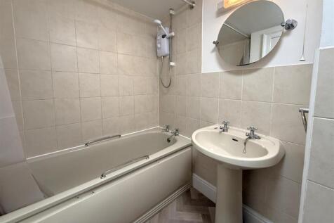 Bathroom.JPG