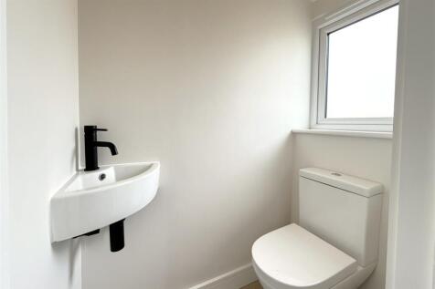 Ground Floor WC.JPG