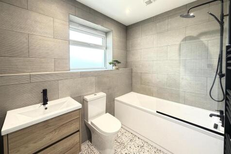 Bathroom.JPG