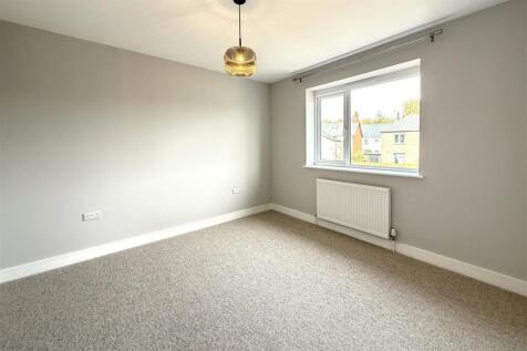 Bedroom 2.JPG