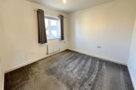 Bedroom 1.JPG