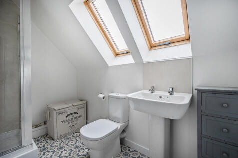 1372801-1-6902144...