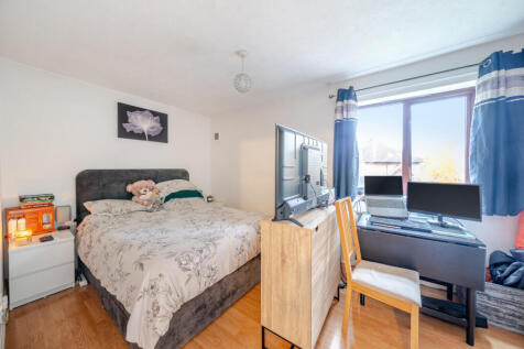 1375528-3-6904b9f...