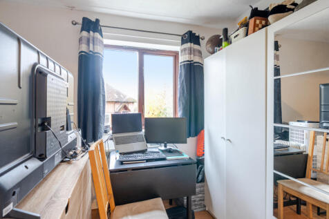 1375528-7-6904ba1...