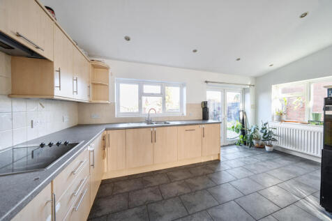 1376469-15-691c6d...