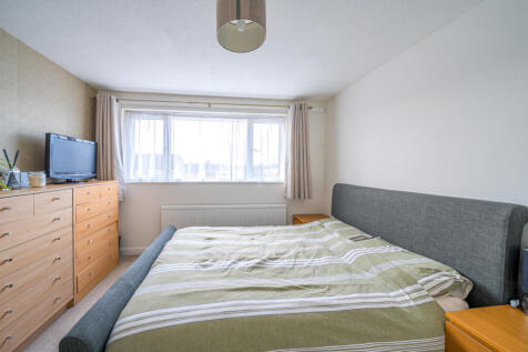 1383052-7-691ee7c...