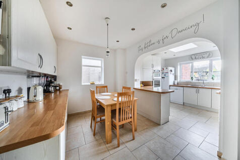 1364142-10-690b3d...