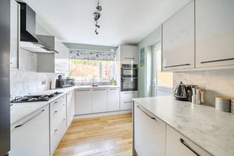 1382308-17-692053...