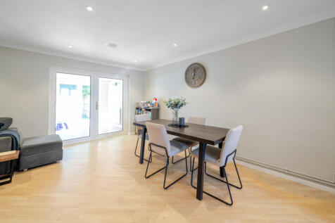 1323740-8-686e4ff...