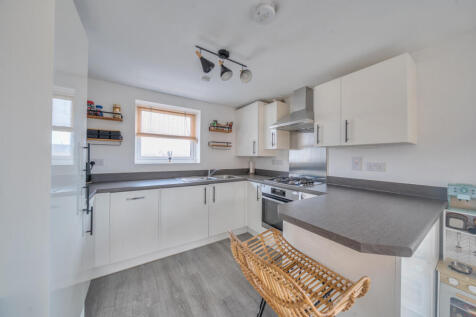 1384859-12-692437...