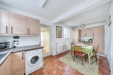 1388705-7-693a9e3...