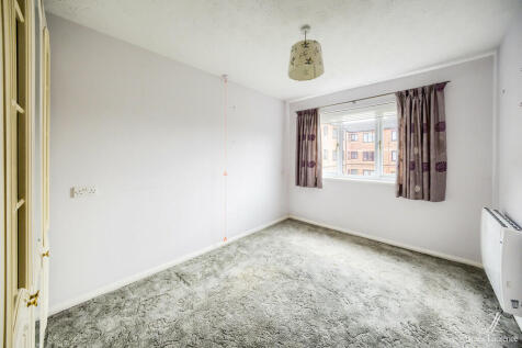32 Milton Court (...
