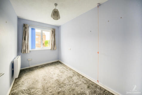 32 Milton Court (...