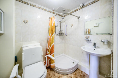 32 Milton Court (...