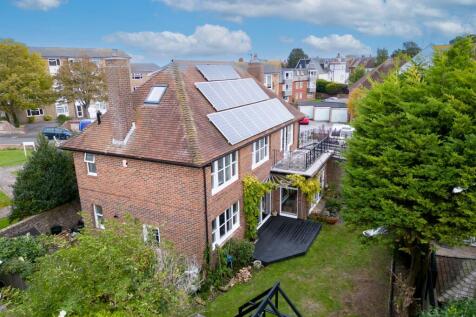 Aerial from rear