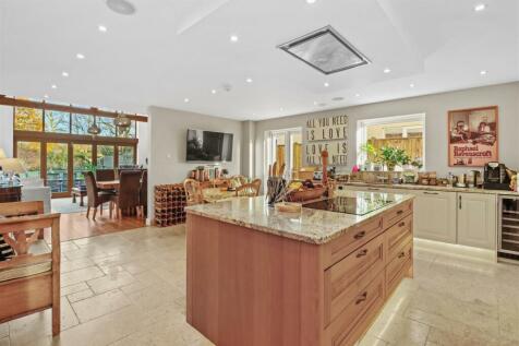 Kitchen breakfast room