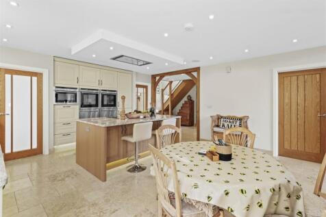 Kitchen breakfast room
