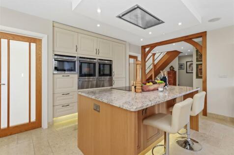 Kitchen breakfast room