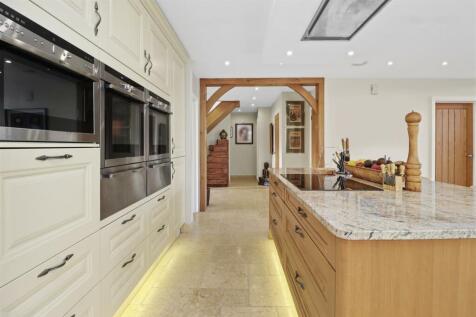 Kitchen breakfast room