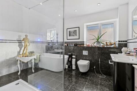 Bed 1 en suite