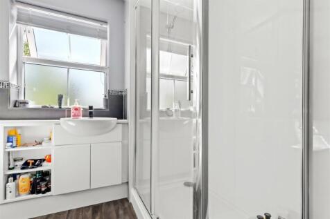 Family shower room