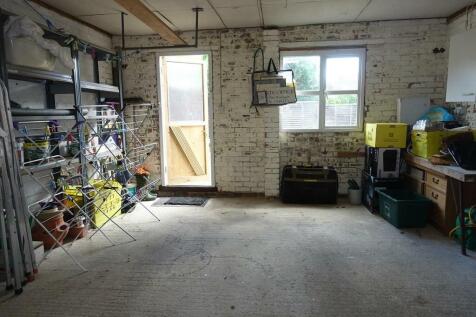 Spacious Garage