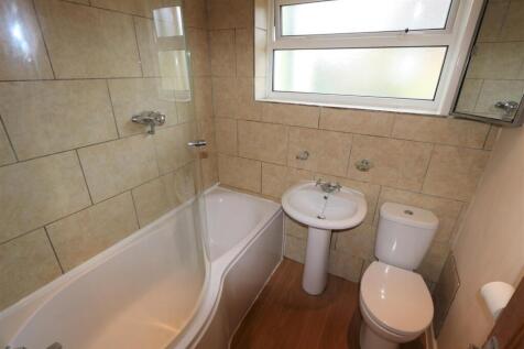 Bathroom1.jpg