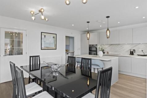 Spacious Kitchen Diner