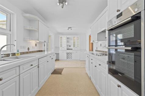 Kitchen / Breakfast Room