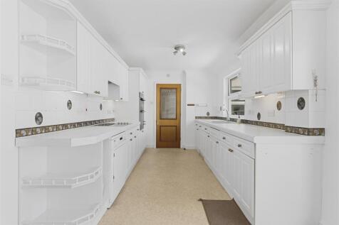 Kitchen / Breakfast Room