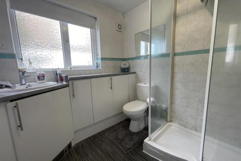 Ground Floor Shower