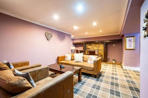 24235 East Ayton Lodge Hotel-016.jpg