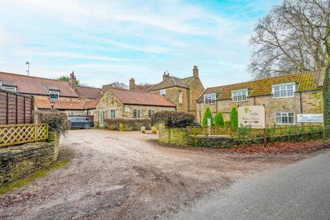24235 East Ayton Lodge Hotel-001.jpg