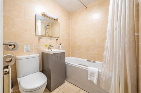 24235 East Ayton Lodge Hotel-053.jpg