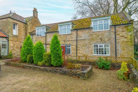 24235 The Coach house-002.jpg