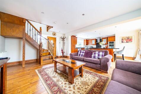 24235 The Coach house-003.jpg