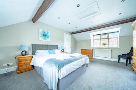 24235 The Coach house-014.jpg