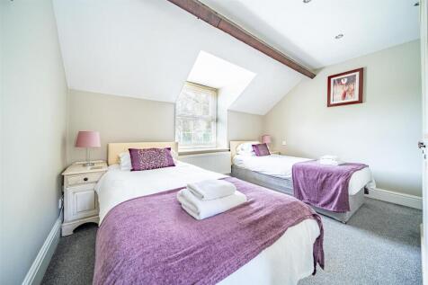 24235 The Coach house-016.jpg