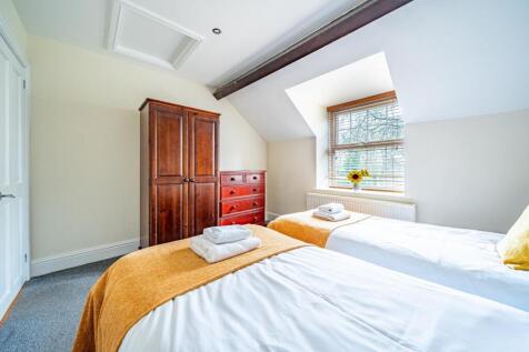 24235 The Coach house-019.jpg