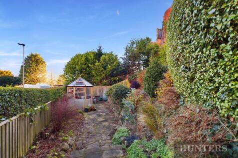 CAM03407G0-PR0460-STILL069.jpg