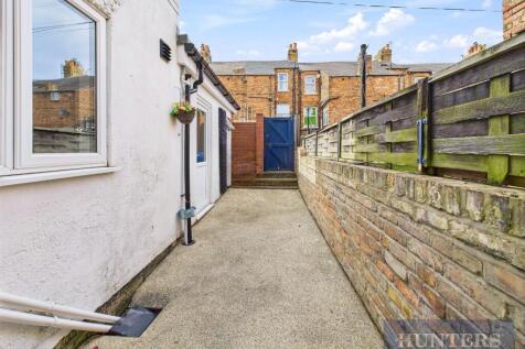 CAM05316G0-PR0060-STILL017.jpg