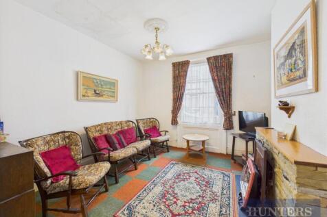 CAM05316G0-PR0112-STILL009.jpg